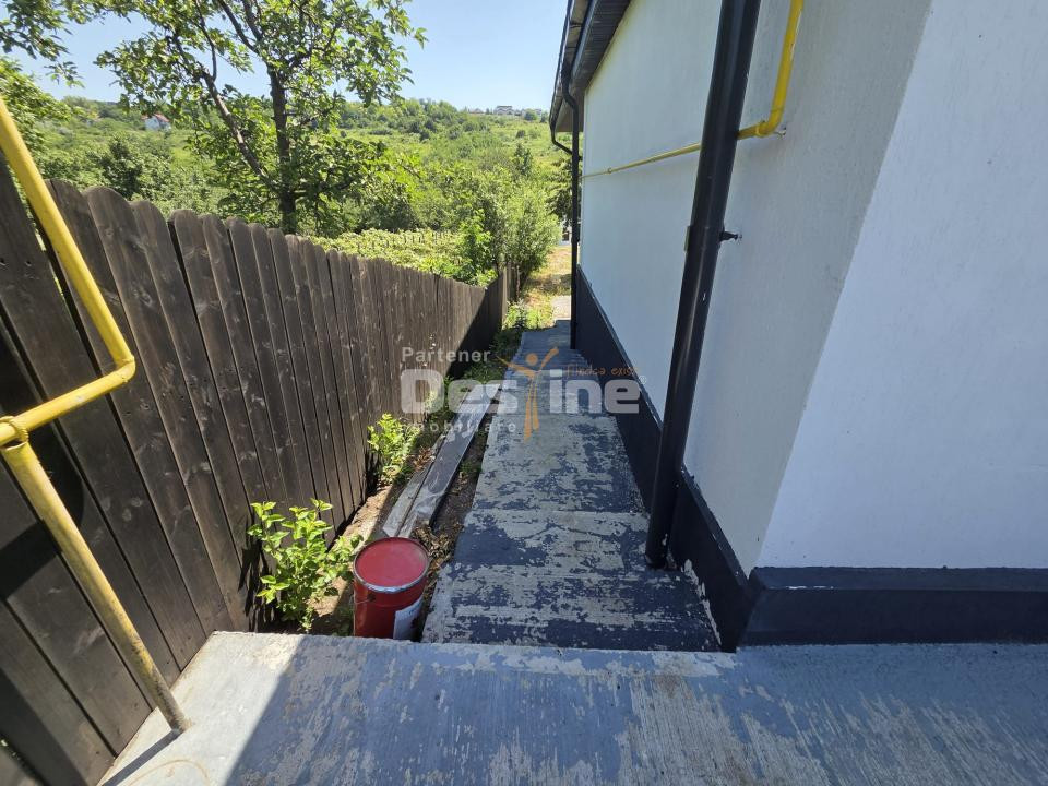 CASĂ DE LUX DE VÂNZARE | Zona REDIU | decomandat, 3 camere, 