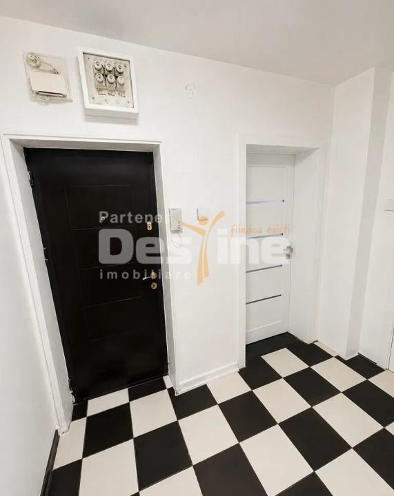 APARTAMENT 3 CAMERE SEMIDECOMANDAT 