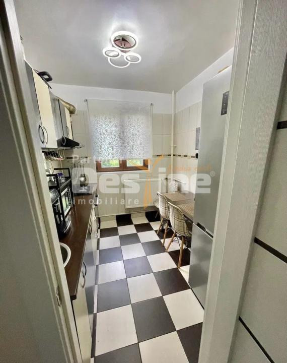 APARTAMENT 3 CAMERE SEMIDECOMANDAT 