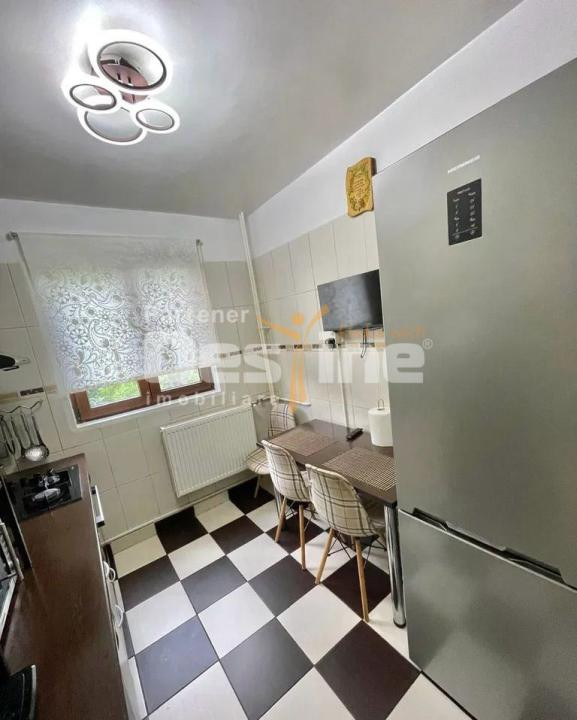 APARTAMENT 3 CAMERE SEMIDECOMANDAT 