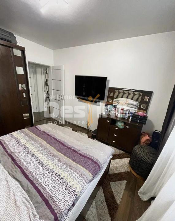 APARTAMENT 3 CAMERE SEMIDECOMANDAT 