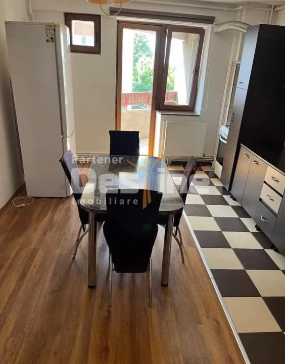 Inchiriez apartament 3 camere Zona Modern