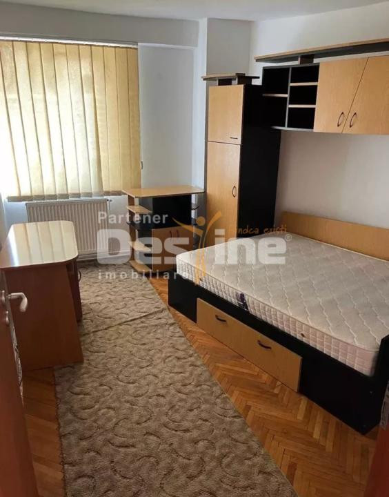 Inchiriez apartament 3 camere Zona Modern