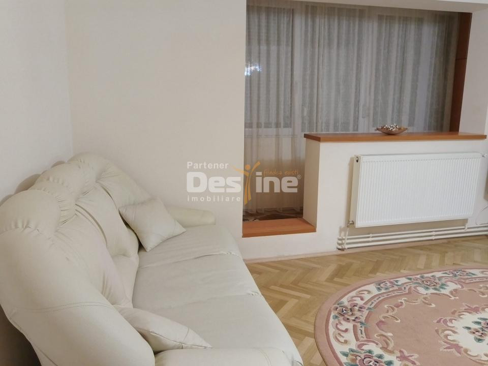 Vă oferim spre inchiriere apatrament 3 camere decomandat