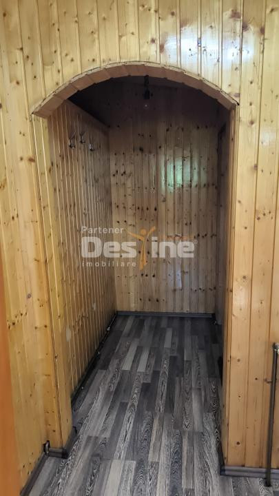 Casă P+E+M + corp secundar , 240 mp teren , 2 garaje , Metrou Bazilescu