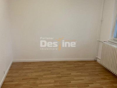 DE VANZARE AP 3 CAMEREIN DRUMUL TABEREI 