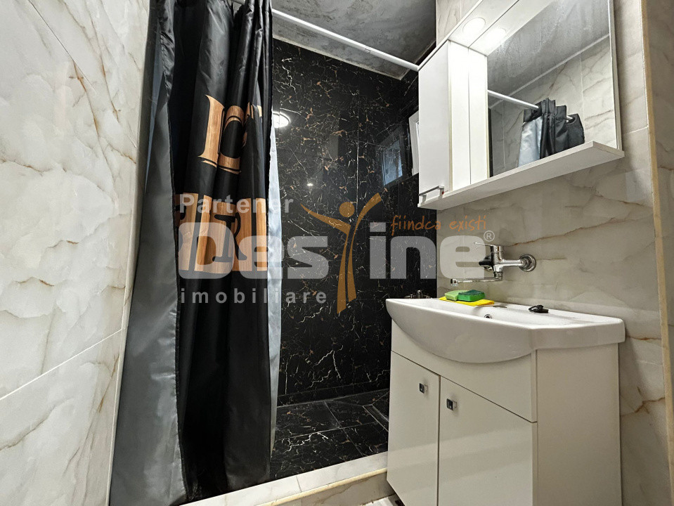 Apartament 3 camere decomandat 75 mp Copou Universitate