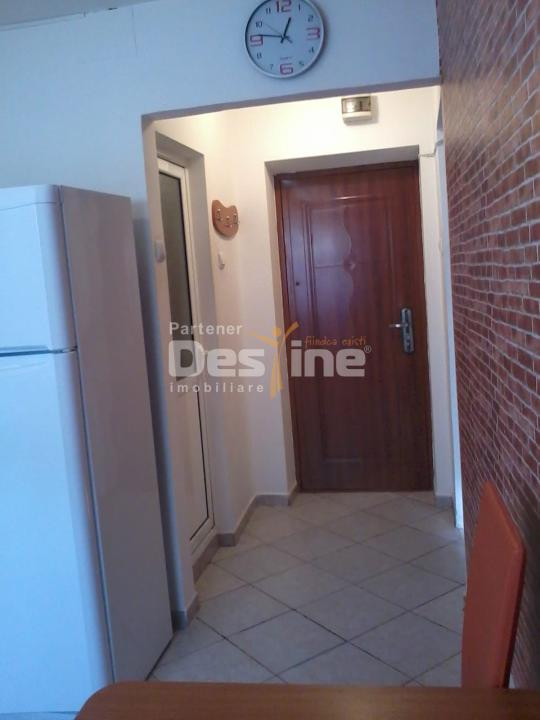Chirie Garsoniera 25 mp etaj intermediar, mobilata si utilat disponibila imediat