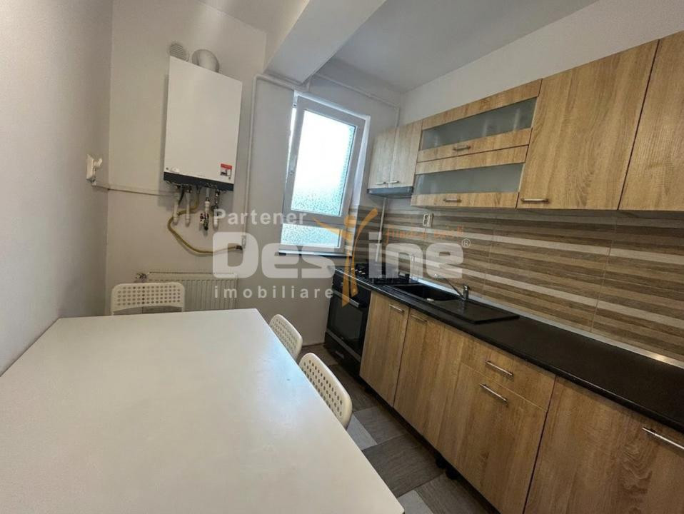 Apartament 2 camere decomandat, 46 mp,loc parcare, la 3 minute de Rond Pacurari