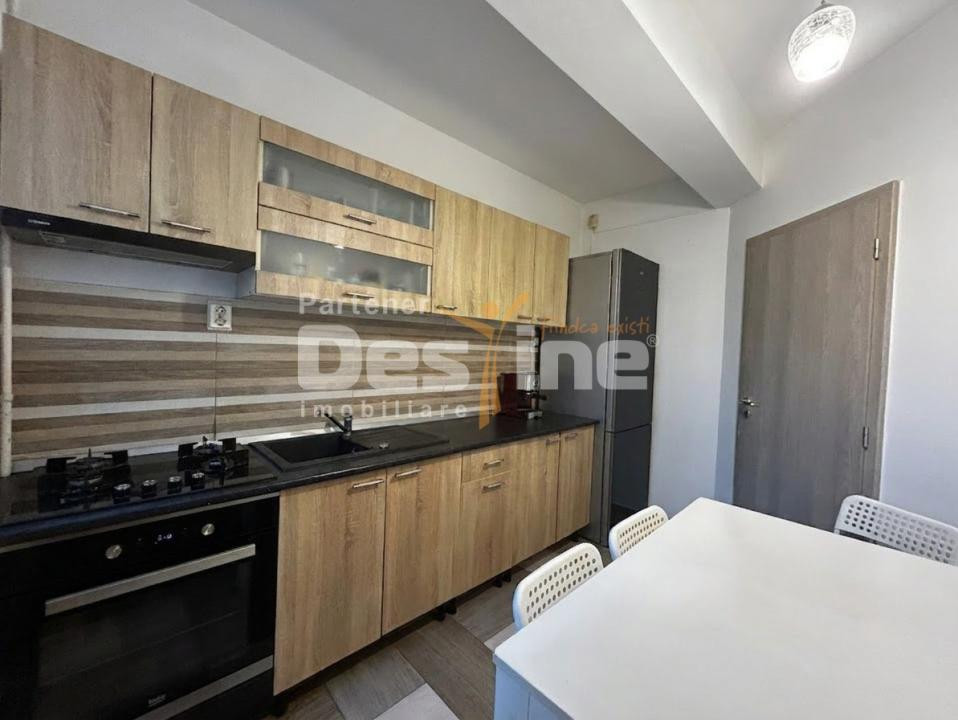 Apartament 2 camere decomandat, 46 mp,loc parcare, la 3 minute de Rond Pacurari