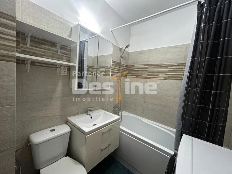 Apartament 2 camere decomandat, 46 mp,loc parcare, la 3 minute de Rond Pacurari