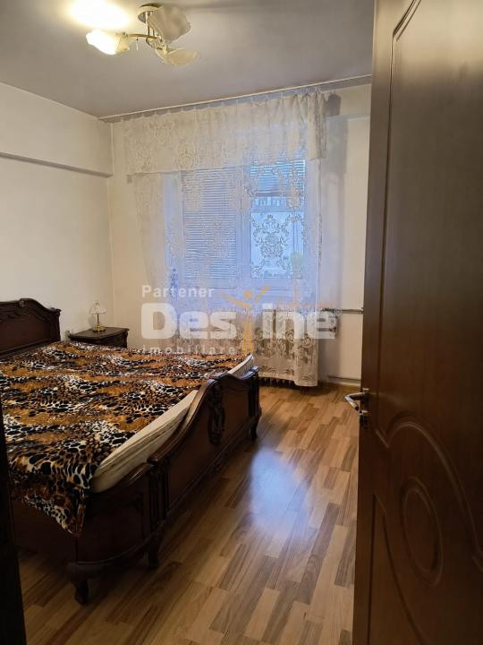APARTAMENT 3 CAMERE ,DECOMANDAT ,