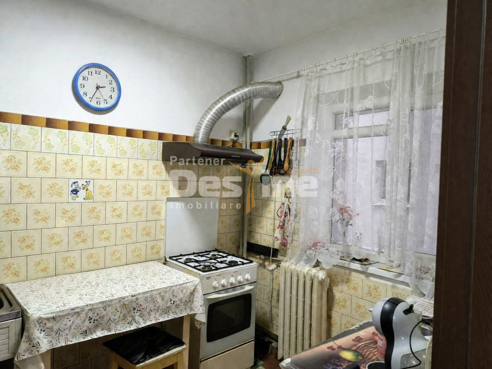 APARTAMENT 3 CAMERE ,DECOMANDAT ,