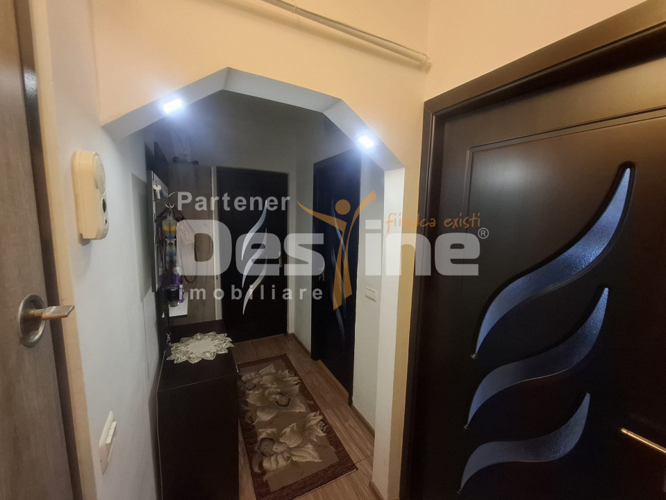 Apartament de vânzare | Zona TĂTĂRAȘI SUD | mobilat, decomandat, 3 camere