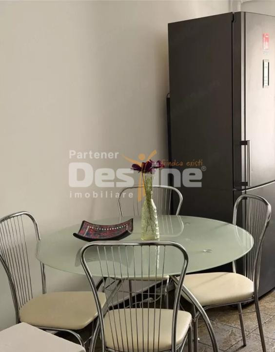 inchiriez apartament cu 3 camere