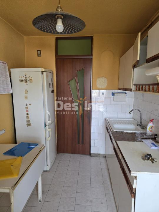 Apartament 2 camere, 2 balcoane, etaj intermediar, Bistrița 