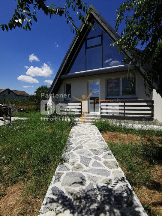 Vila in stil A-Frame, incalzire in pardoseala, panouri fotovoltaice, Magurele