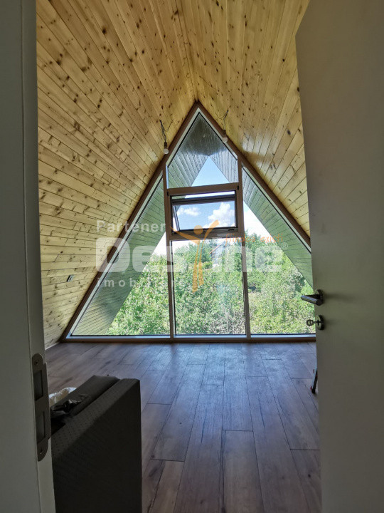 Vila in stil A-Frame, incalzire in pardoseala, panouri fotovoltaice, Magurele