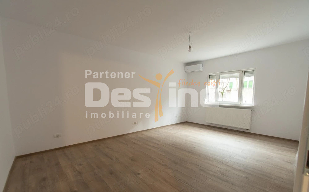 Apartament cu doua camere, decomandat, Soarelui. 