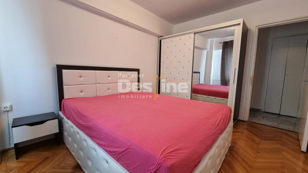 Apartament 3 camere decomandat ultracentral