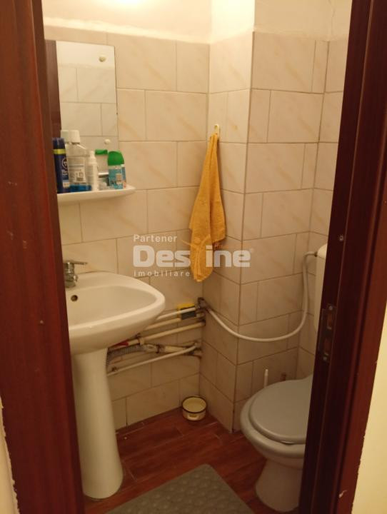 apartament decomandat 3 camere, cartier Rovine