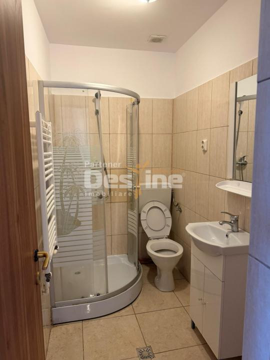 Casa cu 6 unitati, doua locuri de parcare si curte, situata langa AFI Mall 