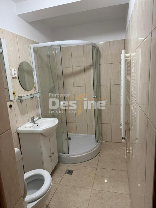 Casa cu 6 unitati, doua locuri de parcare si curte, situata langa AFI Mall 