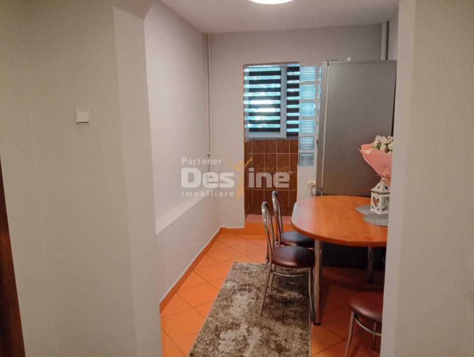 apartament 2 camere semi-decomandat, mobilat, cart. Valea Rosie