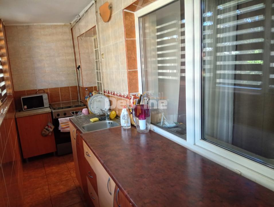 apartament 2 camere semi-decomandat, mobilat, cart. Valea Rosie