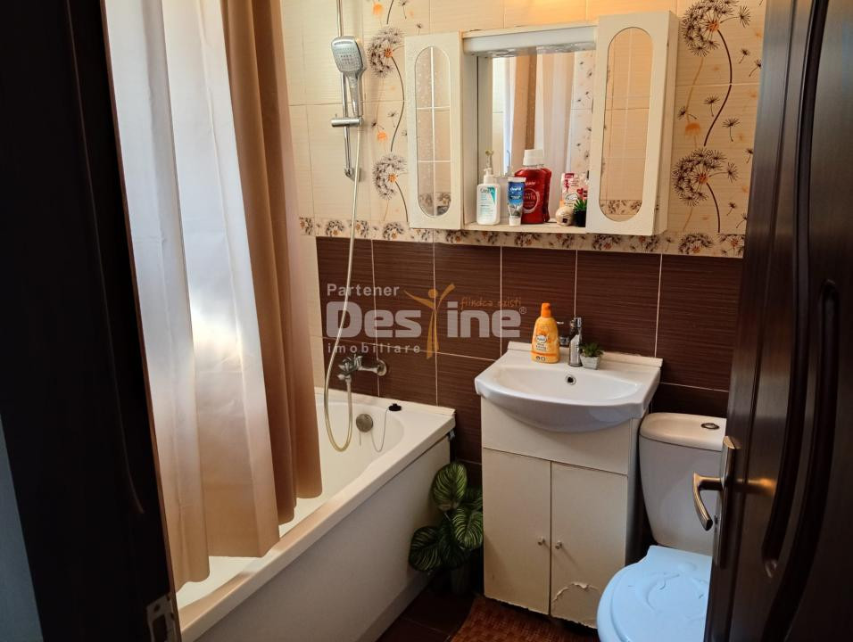 apartament 2 camere semi-decomandat, mobilat, cart. Valea Rosie