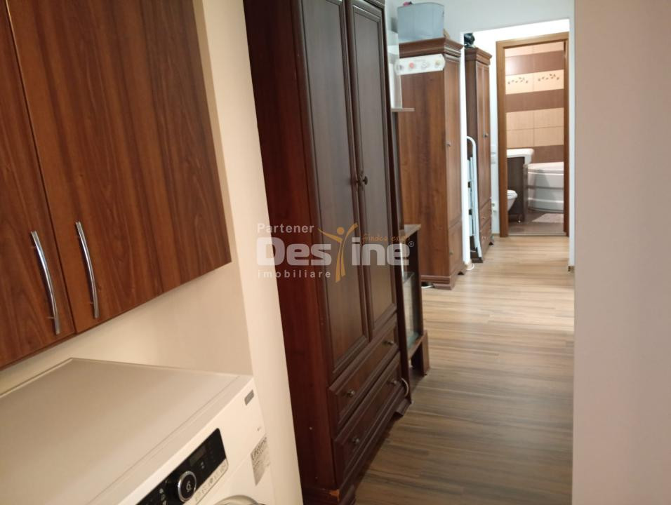 apartament decomandat 4 camere, cartier 1 mai (centrala termica, AC)