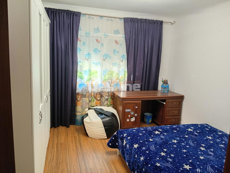 apartament decomandat 4 camere, cartier 1 mai (centrala termica, AC)