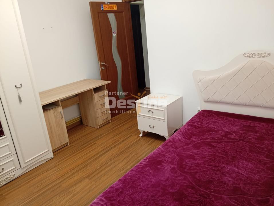 apartament decomandat 4 camere, cartier 1 mai (centrala termica, AC)
