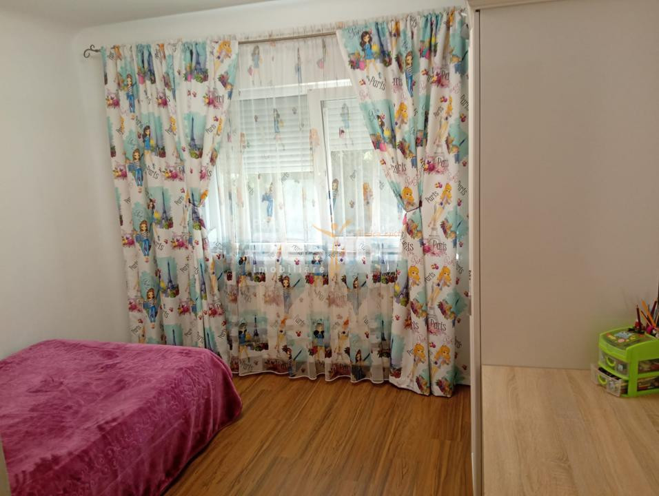 apartament decomandat 4 camere, cartier 1 mai (centrala termica, AC)