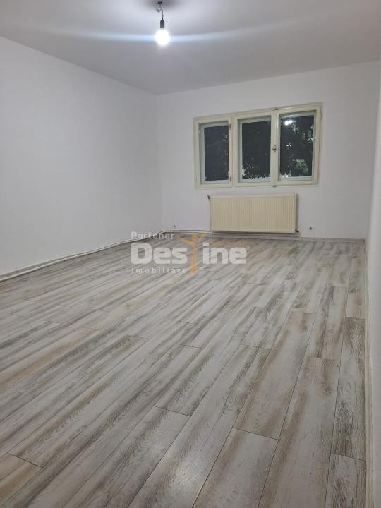 Apartament de vânzare, Comănești, Bc, Ideal pentru locuință sau spatiu comercial