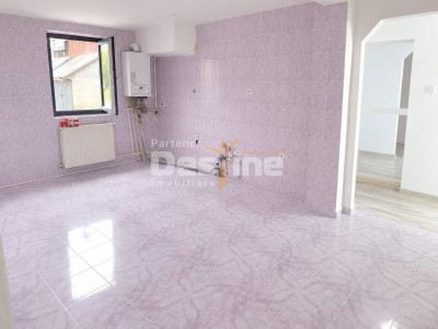 Apartament de vânzare, Comănești, Bc, Ideal pentru locuință sau spatiu comercial