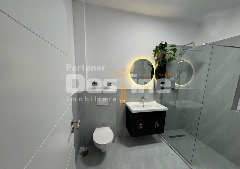 Vand apartament 2 camere,  etaj 2