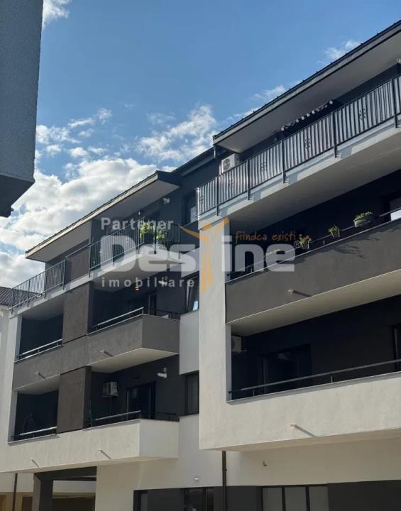 Vand apartament 2 camere,  etaj 2