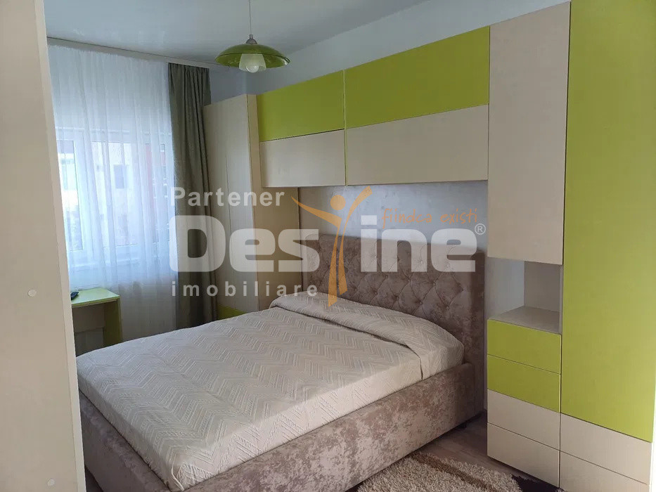 Apartament cu 2 camere decomandat, etajul 1 balcon si loc de parcare, Tractorul 