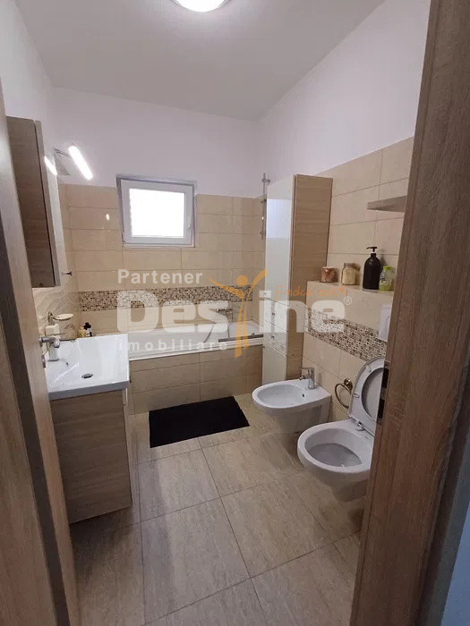 Apartament cu 2 camere decomandat, etajul 1 balcon si loc de parcare, Tractorul 