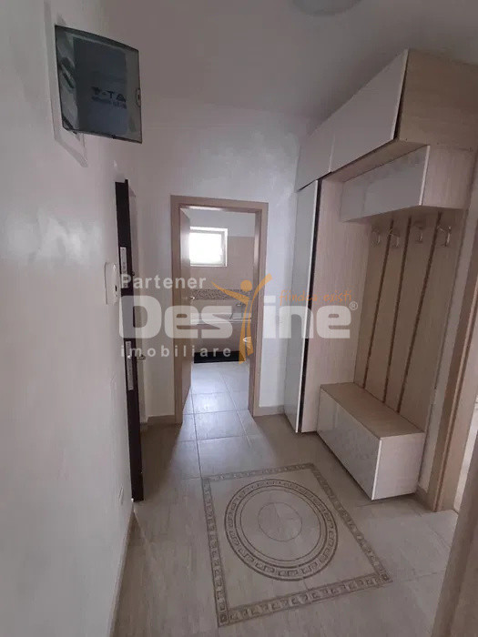 Apartament cu 2 camere decomandat, etajul 1 balcon si loc de parcare, Tractorul 