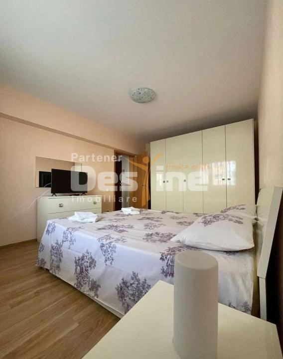 Apartament cu 2 camere decomandat 55 mp la etaj intermediar, cartierul Tractorul