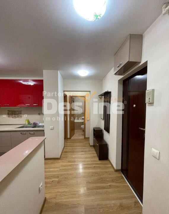 Apartament cu 2 camere decomandat 55 mp la etaj intermediar, cartierul Tractorul