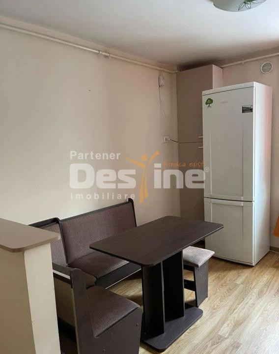 Apartament cu 2 camere decomandat 55 mp la etaj intermediar, cartierul Tractorul