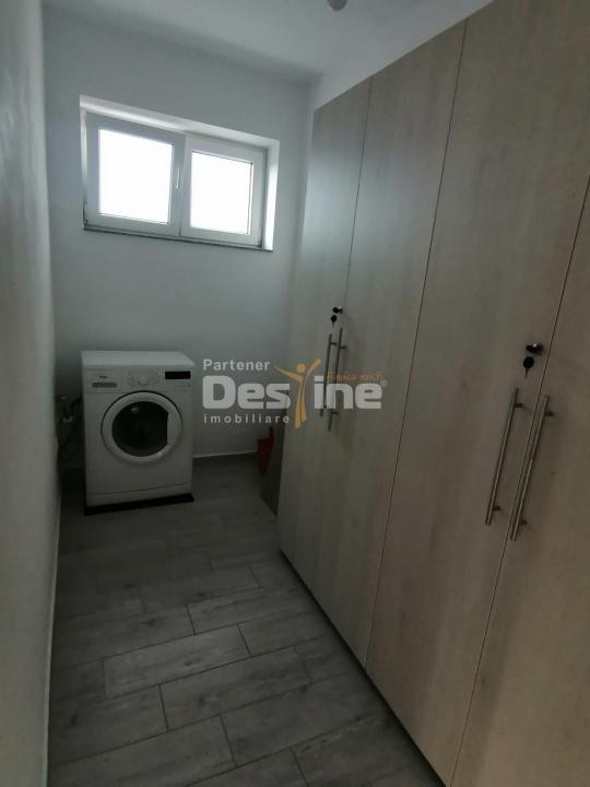 Apartament cu 2 camere decomandat, cu balcon si loc de parcare,   Avantgarden 3 