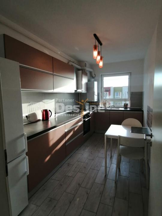 Apartament cu 2 camere decomandat, cu balcon si loc de parcare,   Avantgarden 3 