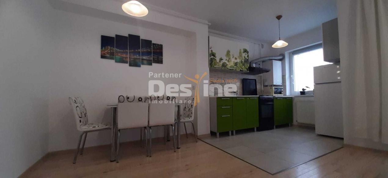 Studio 55 mp la etaj intermediar,  situat in cartierul Tractorul - Mall Coresi  