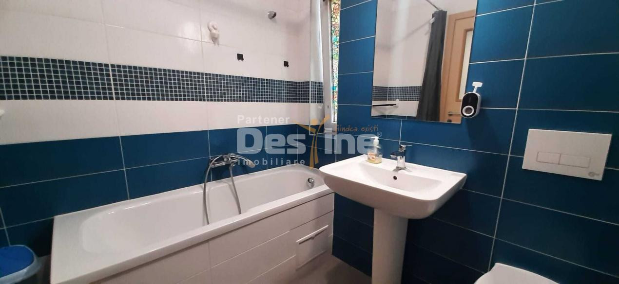 Studio 55 mp la etaj intermediar,  situat in cartierul Tractorul - Mall Coresi  