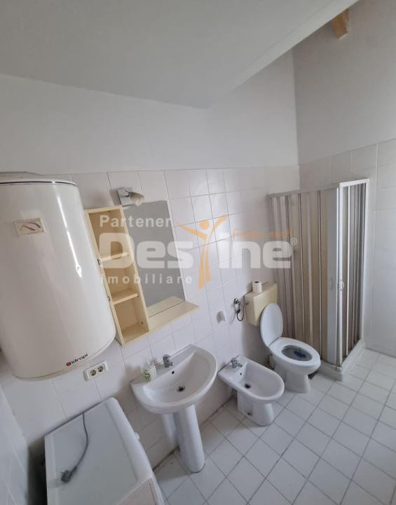 Închiriem apartament cu o camera si living plus bucatarie