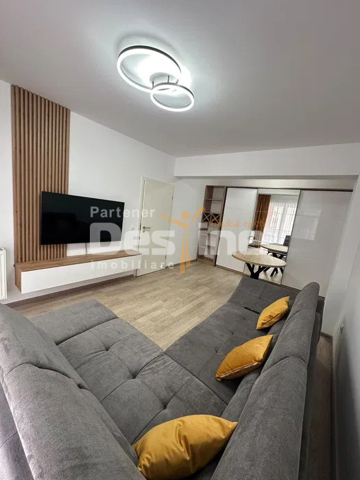 Apartament 2 camere decomandat,  boxa si loc de parcare inclus, Tractorul-Coresi